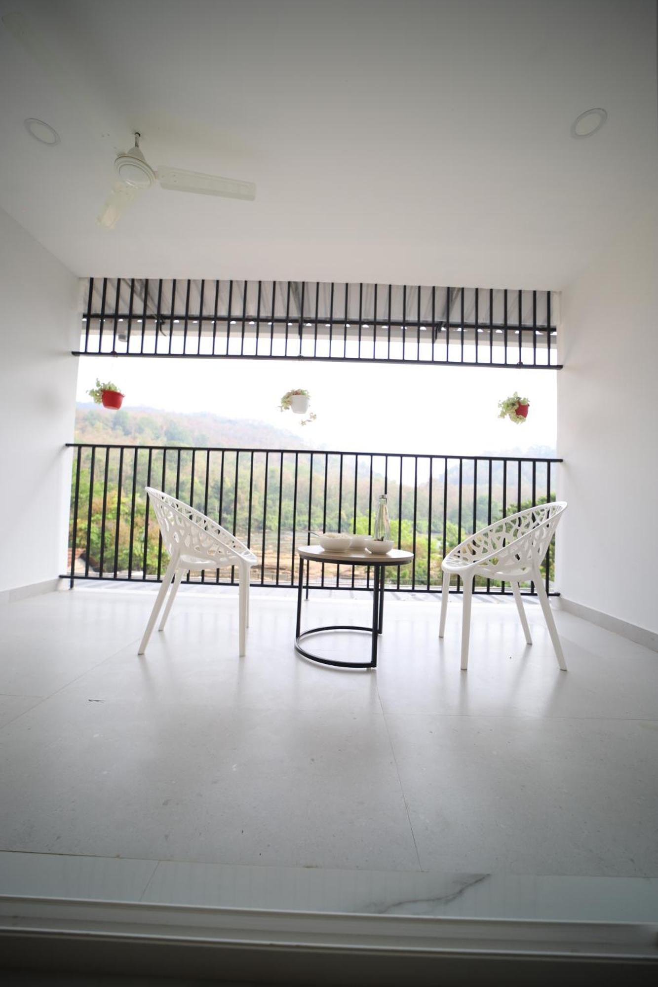 Seeheim Resorts Athirappilly Exterior photo